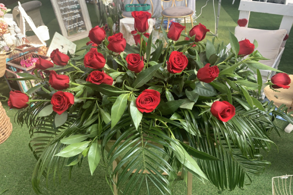 Centro Difunto de rosas rojas 