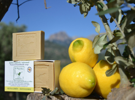 Jabón natural de oliva y limon hecho en Mallorca