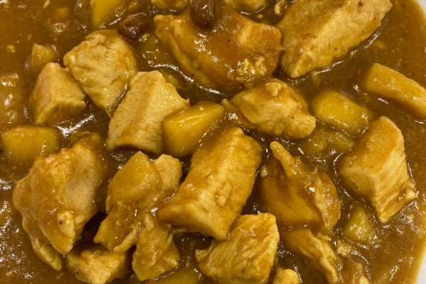A) Pollo al curry